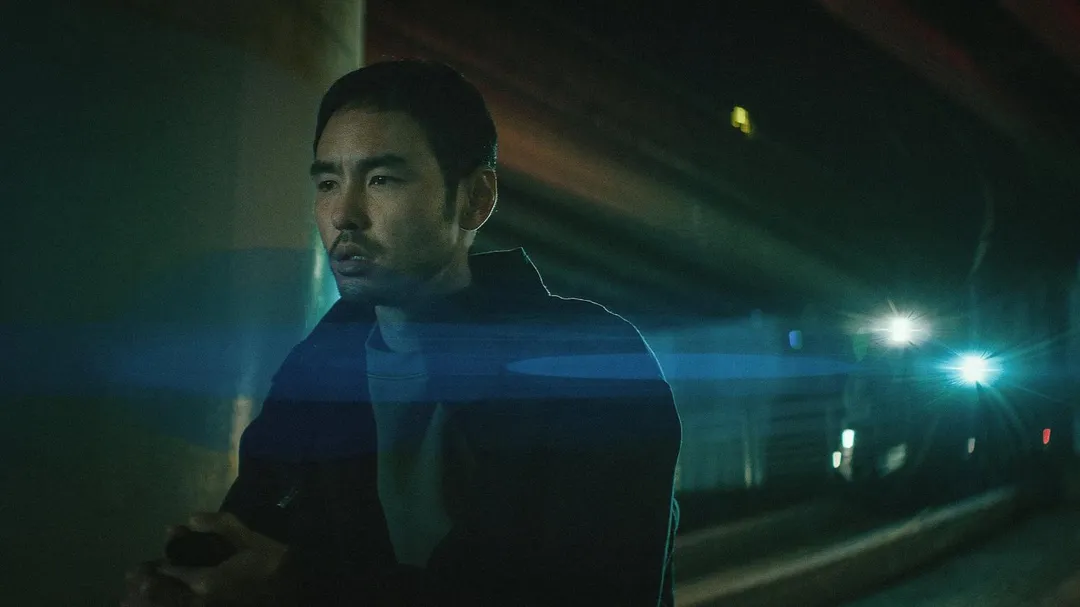 阮經天坦言接觸到《沉默的審判》劇本時感受到完全不同的震撼。(圖/Netflix 提供)