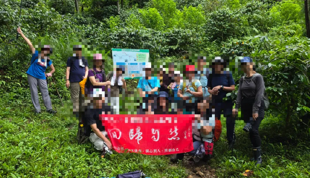 台中和平區蝴蝶谷瀑布步道27日發生落石襲擊事件，造成4人死亡、1人受傷。（圖／翻攝畫面）