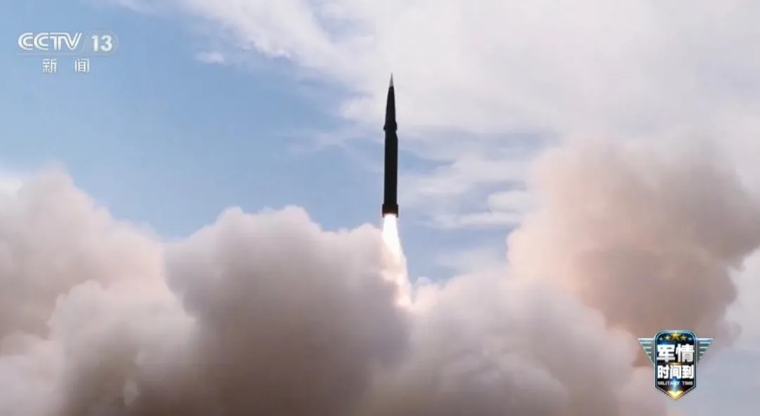 「東風-17」高超音速導彈發射畫面日前首度曝光。(圖/翻攝央視網)