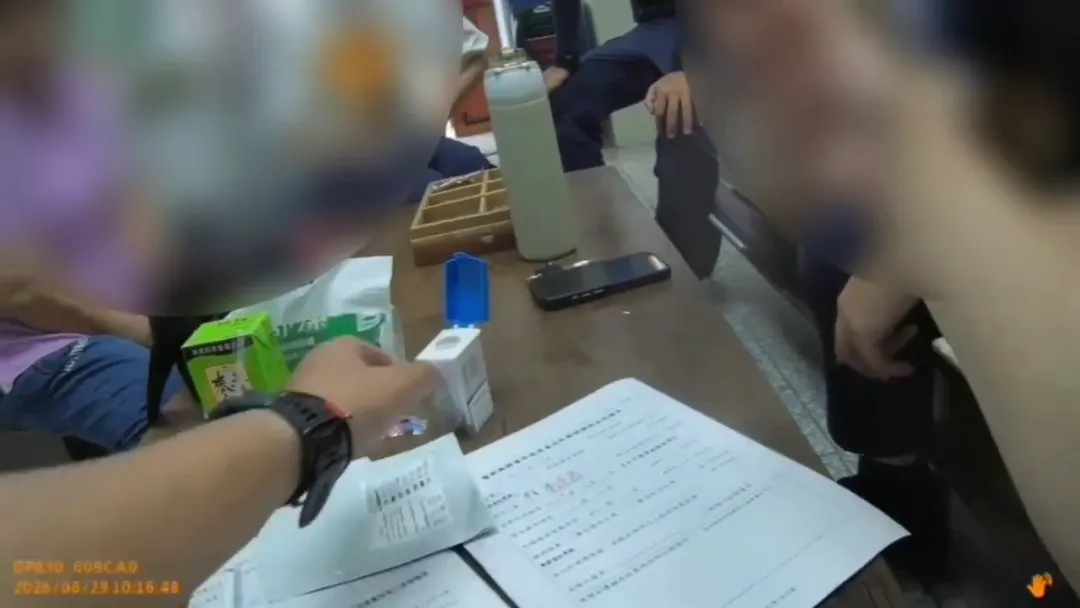 張姓員警被唾液檢測顯示沒有毒駕。(圖/中天新聞)