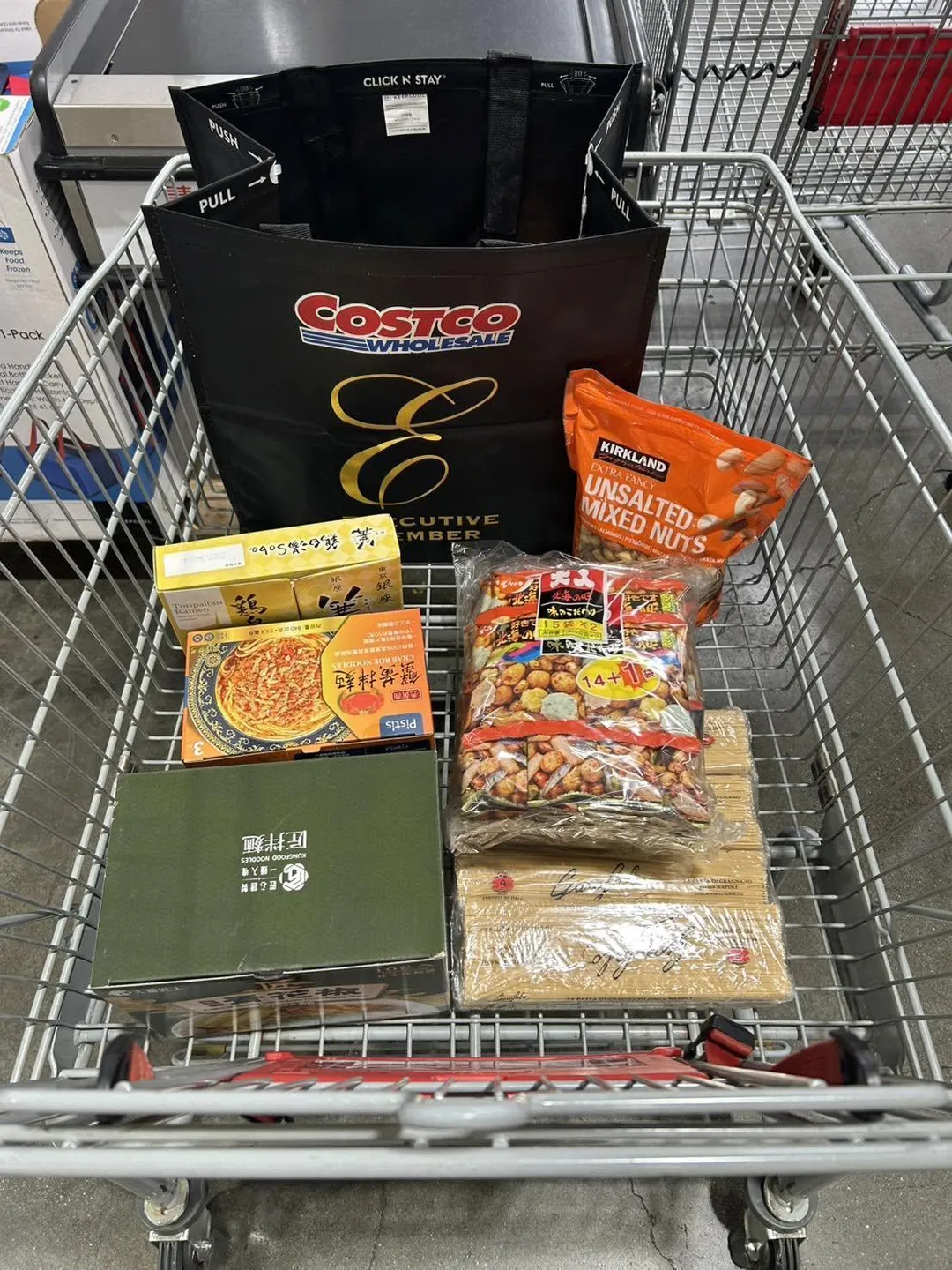 業者表示，針對高雄新店推大高雄黑鑽新會員入會好禮，開幕優惠也採分階段推出，活動持續至8月30日止，舊高雄店7月2日最後營業日當天也將推多項商品限時優惠。（圖／臉書社團「Costco好市多 商品經驗老實說」）
