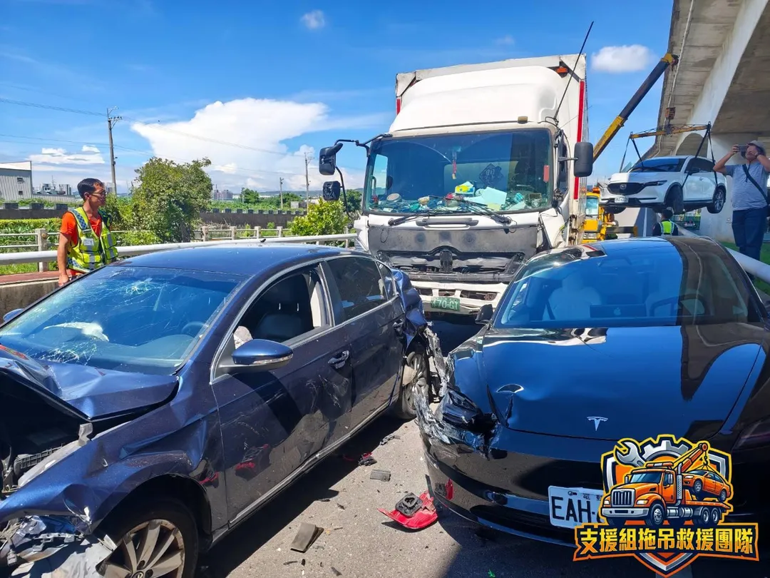 車禍現場。（圖／支援組拖吊救援團隊提供）