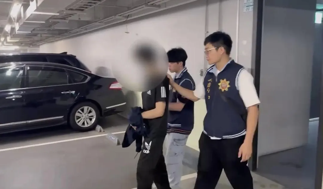 男子持有毒品遭警方送辦。(圖/翻攝畫面)