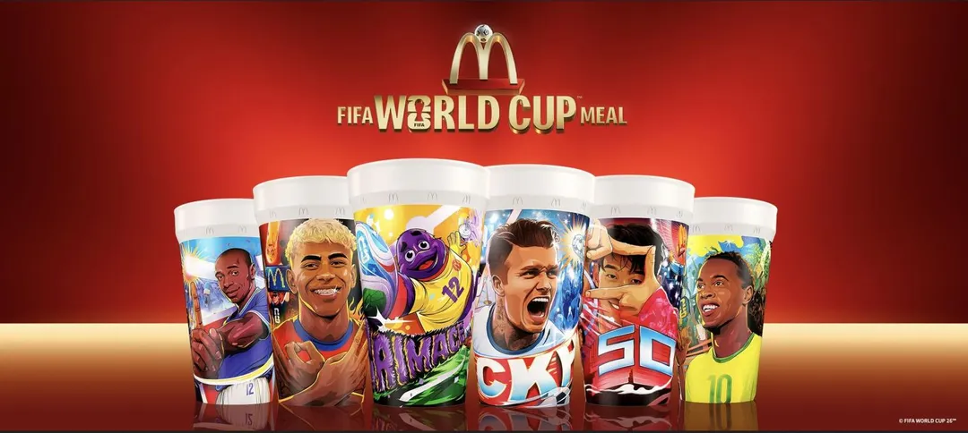 龍頭連鎖速食麥當勞即日起至 7 月 28 日止,特別配合賽事打造專屬的「FIFA世界盃餐」,並同步亮相極具收藏價值的 6 款「經典球星杯」。(圖/麥當勞提供)