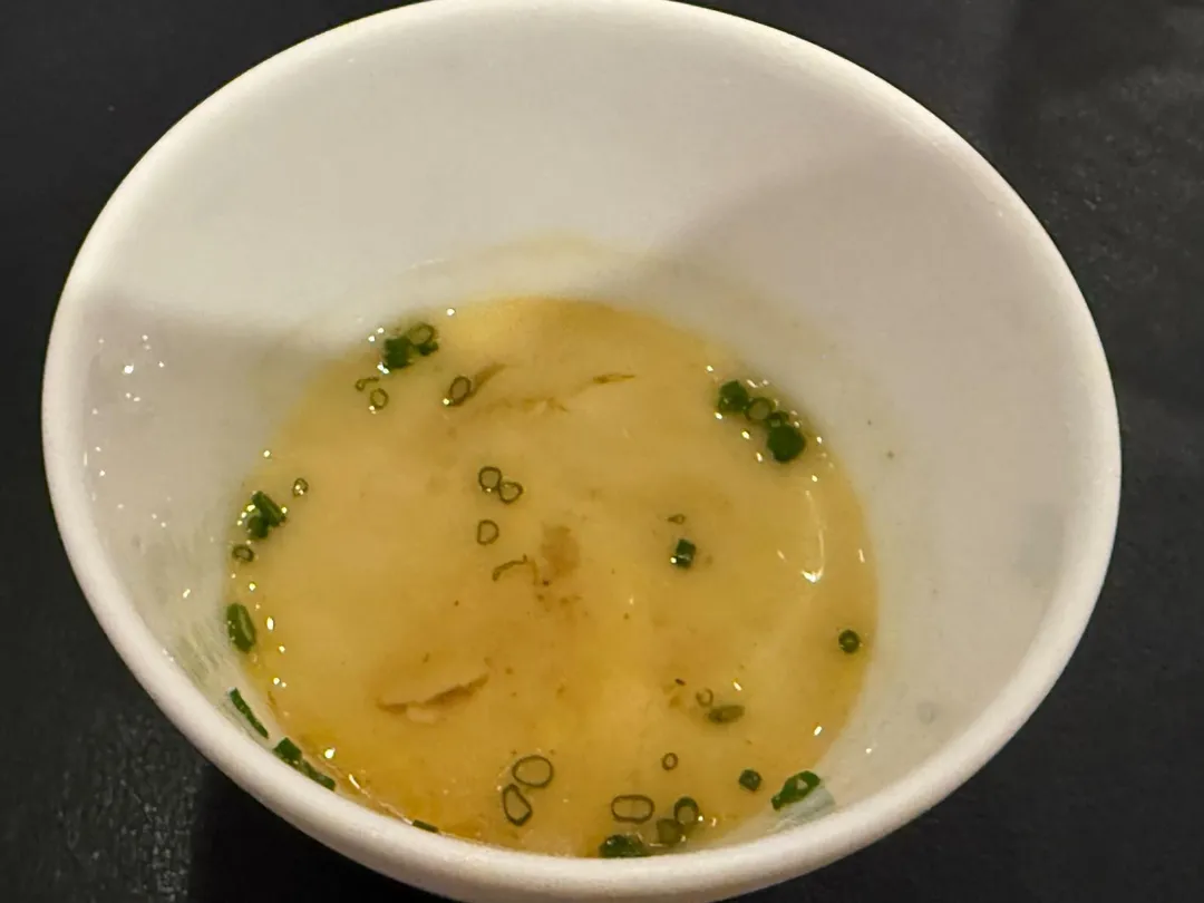 豌豆油高湯蒸蛋。（圖／黃宏輝提供）