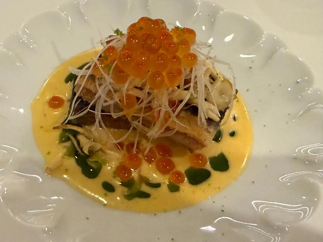 煎鰻魚法式烹調寒作里醬汁。（圖／黃宏輝提供）