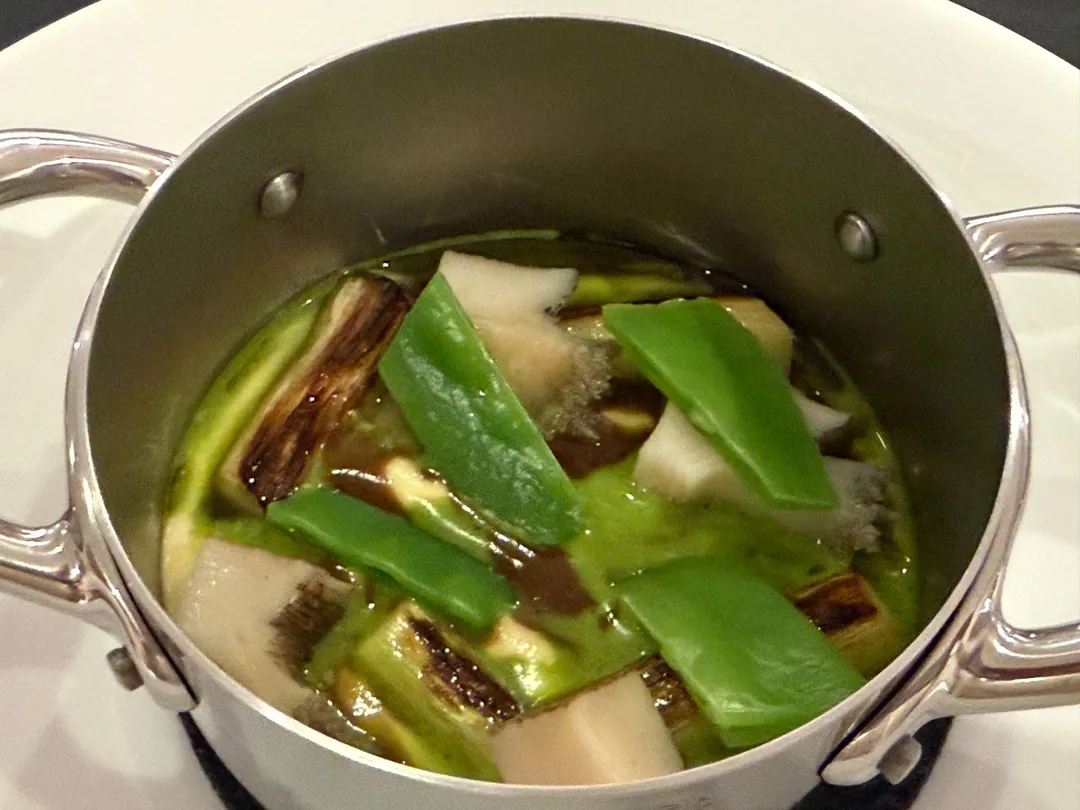 清酒蒸鮑魚墨西哥混醬。（圖／黃宏輝提供）