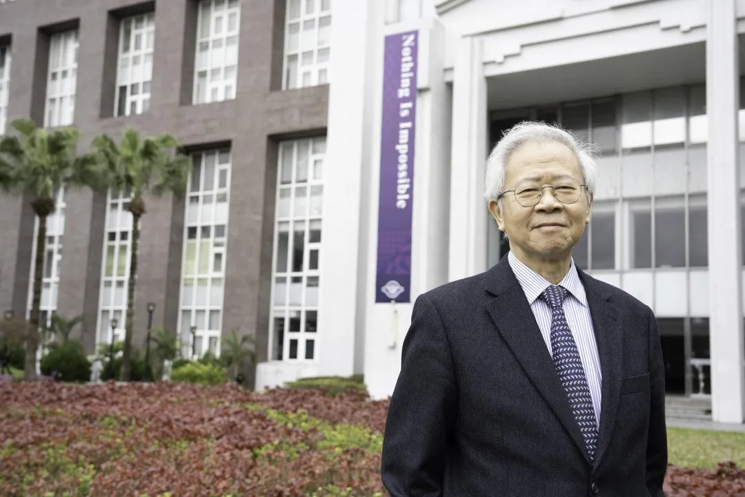 長庚校長湯明哲強調，打破象牙塔讓醫學與資工跨界融合，翻轉傳統修業體制是一場必然趨勢；未來不是AI取代醫師，而是「懂AI的醫師」取代不懂的人。(圖／長庚大學提供)