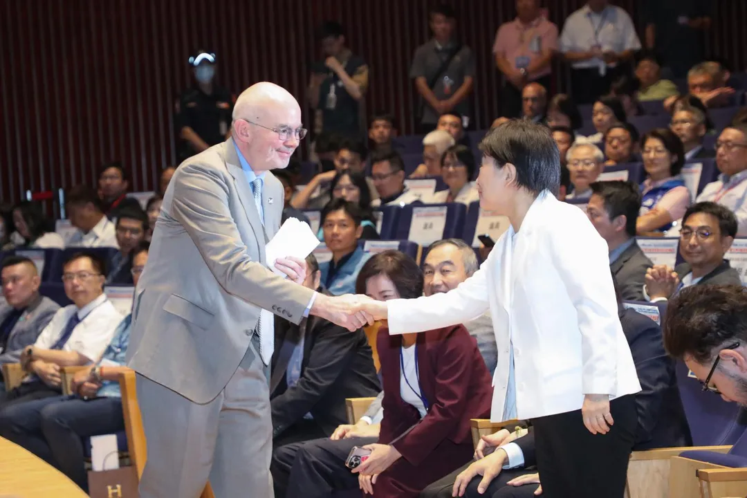 盧秀燕與谷立言在無人機論壇同台。（圖／台中市府提供）