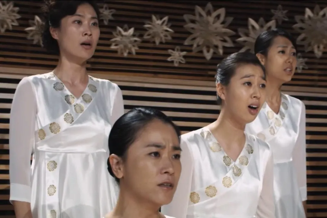 朴智妍（左3）曾參與演出《和聲》 。（圖／CJ ENM提供）&nbsp;