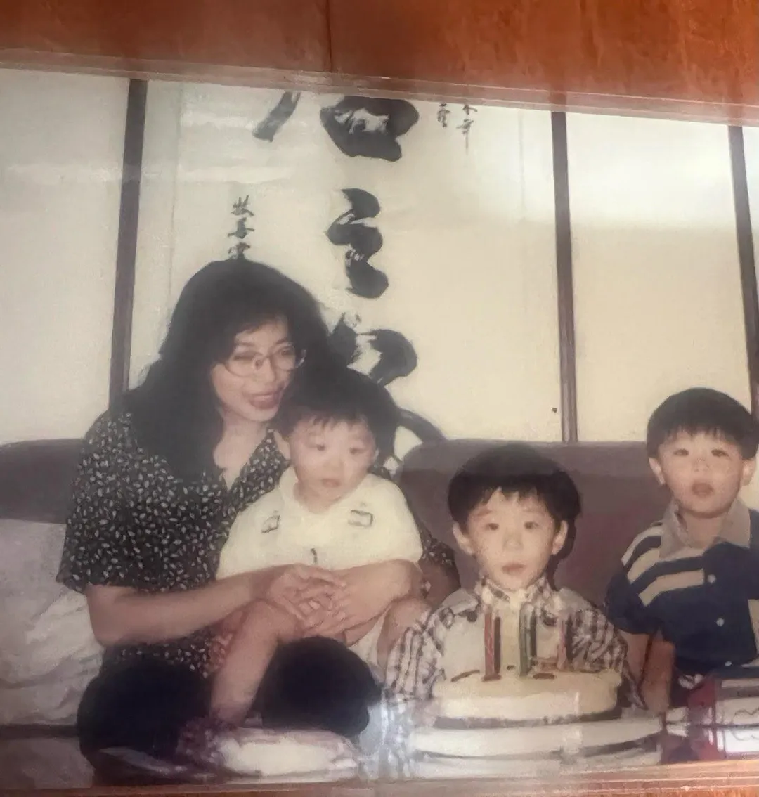 李柏瑟在社群PO出與兒子的合照。（圖／翻攝李柏瑟臉書）