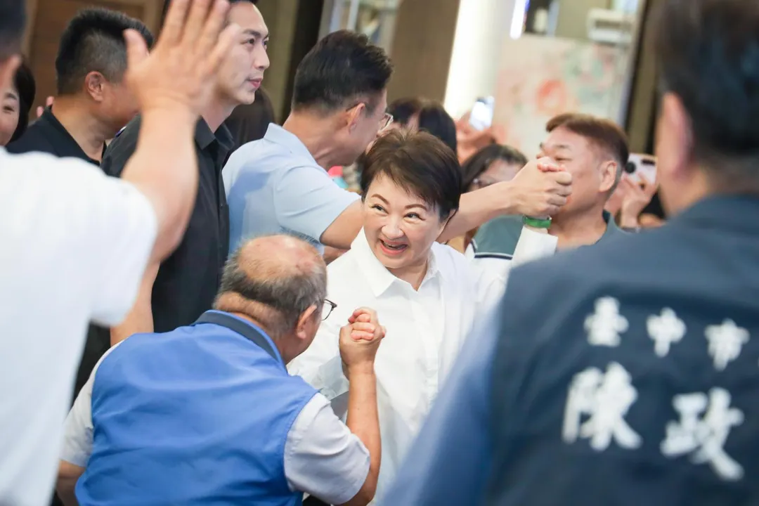 鄭麗文表示，外界一再問跟盧秀燕的關係，因為怕國民黨團結，每天都要挖坑，見縫插針、挑撥離間，但他們不會中計。（圖/台中市府提供）