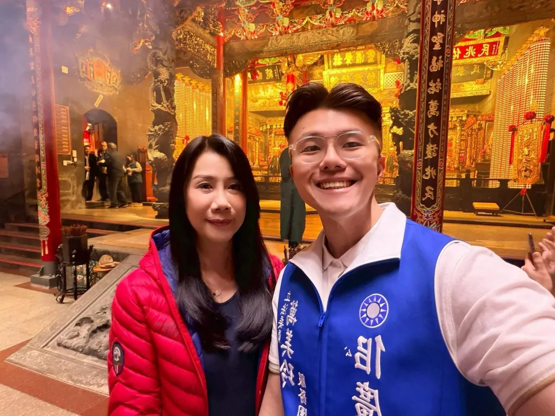 萬美玲(左)兒子佀廣洋(右)捲霸凌風波。(圖/翻攝萬美玲臉書)