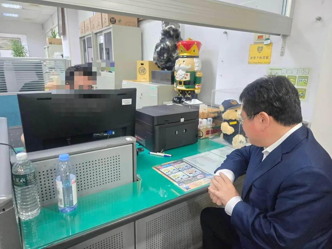 矢板明夫就醫畫面。（圖／中天新聞）