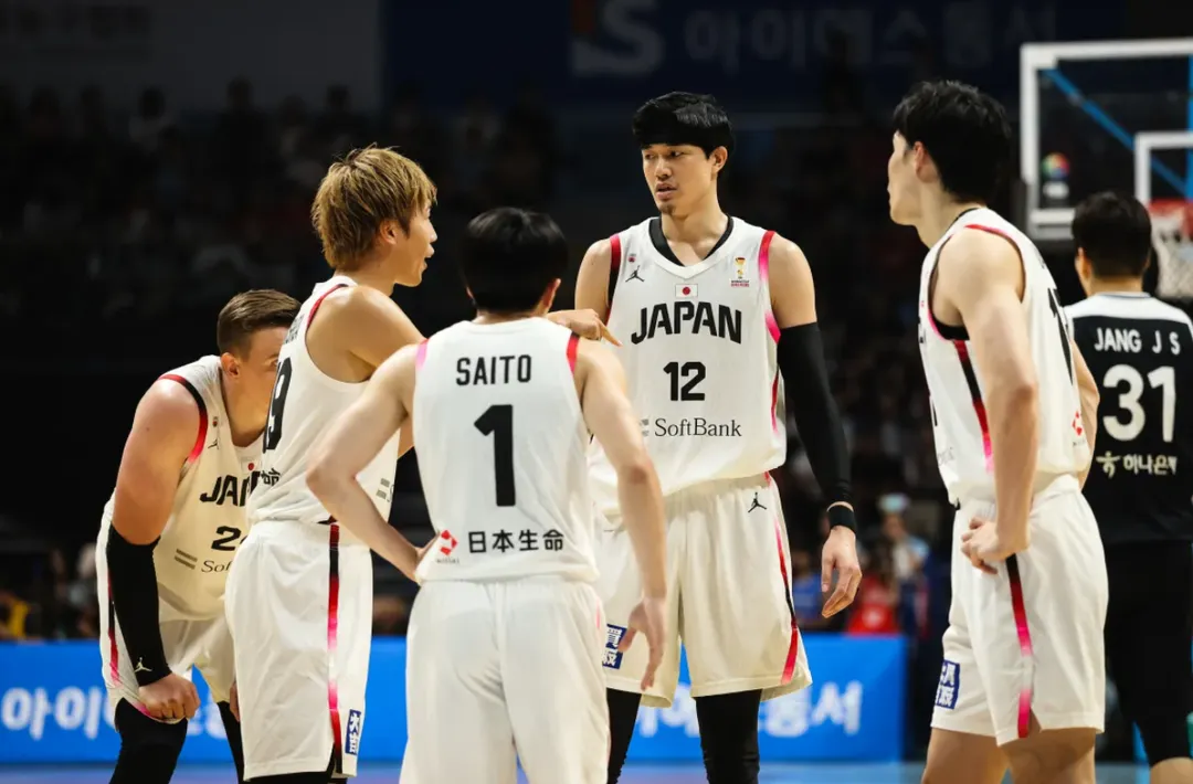 日本隊。（圖／翻攝自FIBA官網）