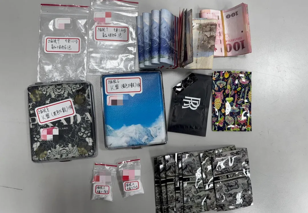 販毒集團為躲避警方查緝，竟利用知名動畫角色「閃電麥坤」作為毒品交易代號，並以「極速送貨」為噱頭，在各社群平台誘騙年輕客群。（圖／警方提供）