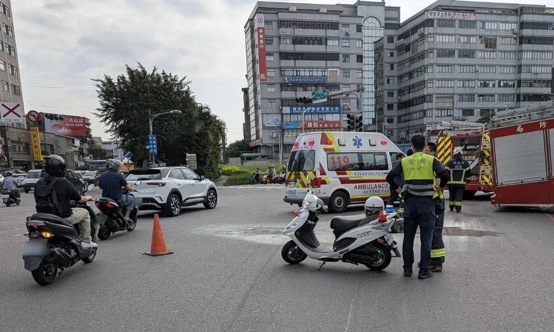 警方封鎖車禍現場。(圖/翻攝畫面)
