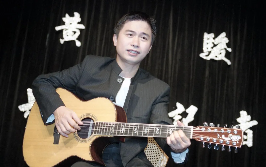 黃舒駿當年頂著台大高學歷闖蕩歌壇，創作出戀愛症候群、馬不停蹄的憂傷等經典好歌。(圖/中時資料照)