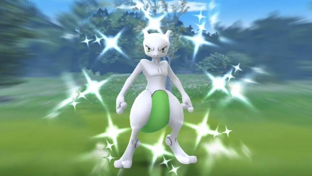 颱風天台北車站被擠爆，真相是大批玩家在玩《Pokémon GO》抓稀有色違超夢。（圖／翻攝畫面）