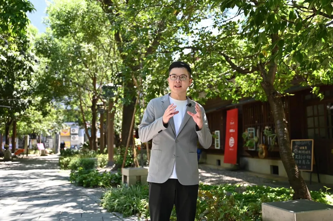 針對致癌油風暴擴大，國民黨桃園市議員凌濤狠批政府卸責四大油商、檢調縱放四大油商。（圖取自凌濤臉書）