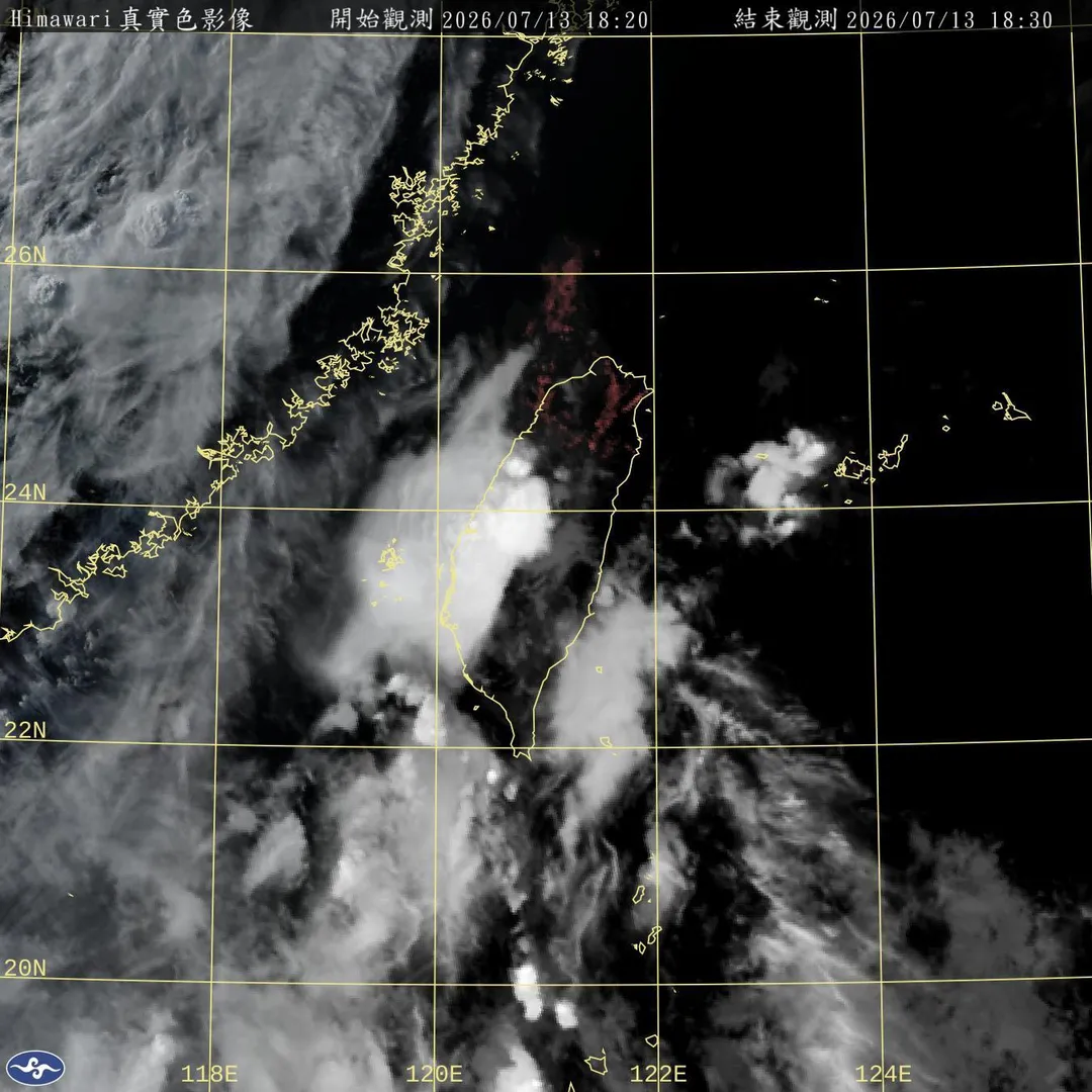 由於午後對流雲系發展極為旺盛，各地迎來劇烈的短延時強降雨。（圖／氣象署）