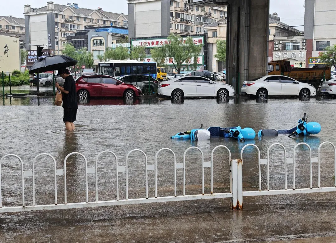 百年一遇暴雨致瀋陽多地淹水。（圖／新華社）