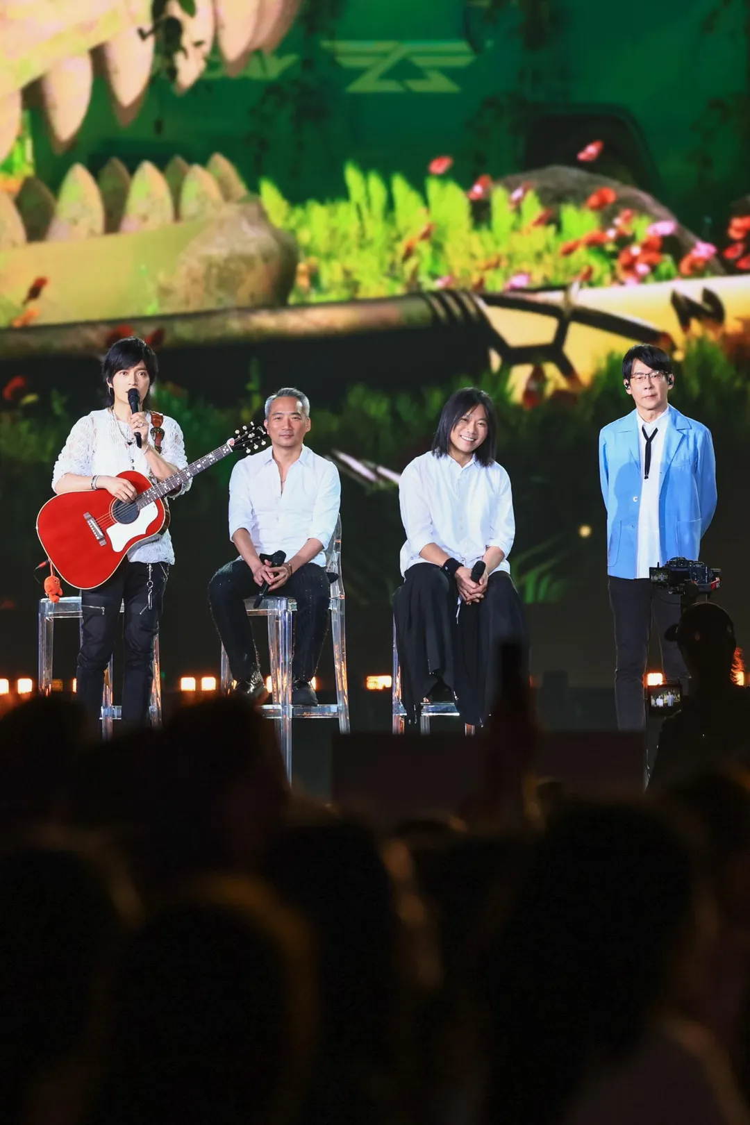 怪獸(左起)、石頭、瑪莎、冠佑點歌橋段與歌迷互動。(圖/相信音樂 提供)