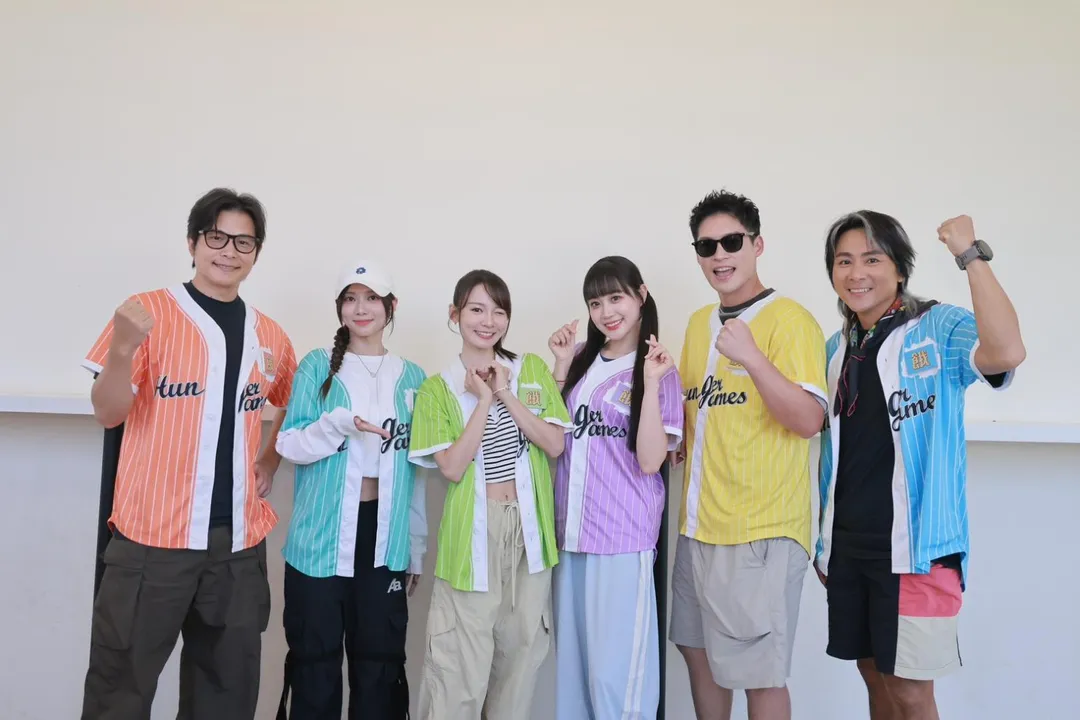 孫協志(左起)、蔡黃汝、林莎、邊荷律、許孟哲、王仁甫15日前往苗栗錄《飢餓遊戲》。(圖/中視提供)