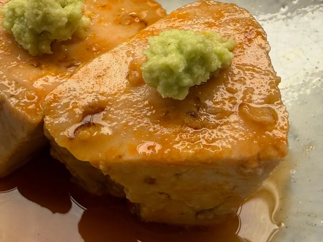 魚肝好醬汁更棒。（圖／黃宏輝提供）