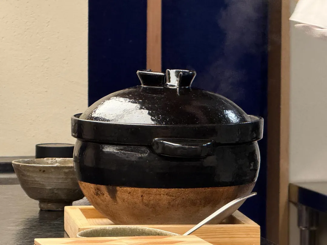 土鍋釜飯進行中。（圖／黃宏輝提供）