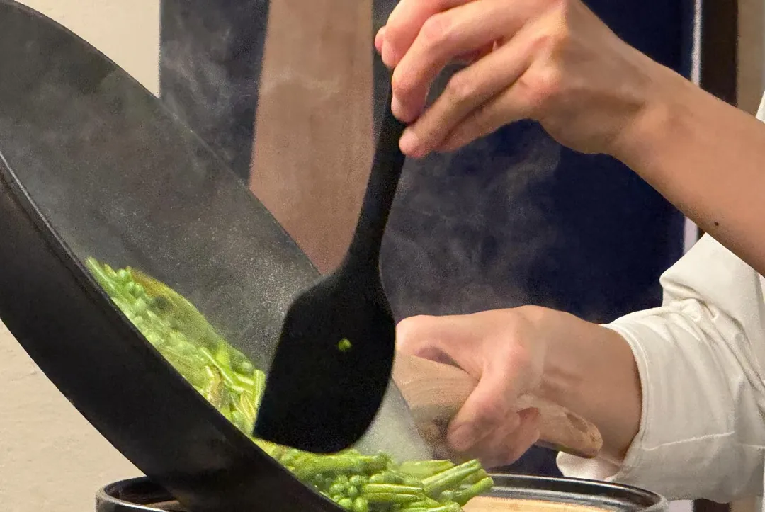 大火炒青菜是要取鑊氣味。（圖／黃宏輝提供）