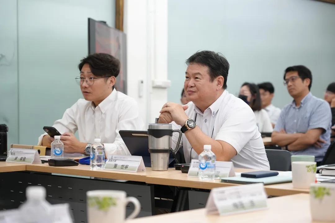 國家住都中心董世寧副執行長(前排右)出席結業課程(圖/國家住都中心提供)