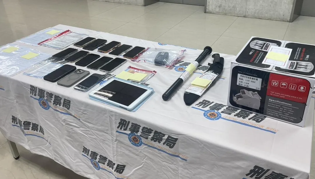 警方查扣相關贓證物。（圖／翻攝畫面）