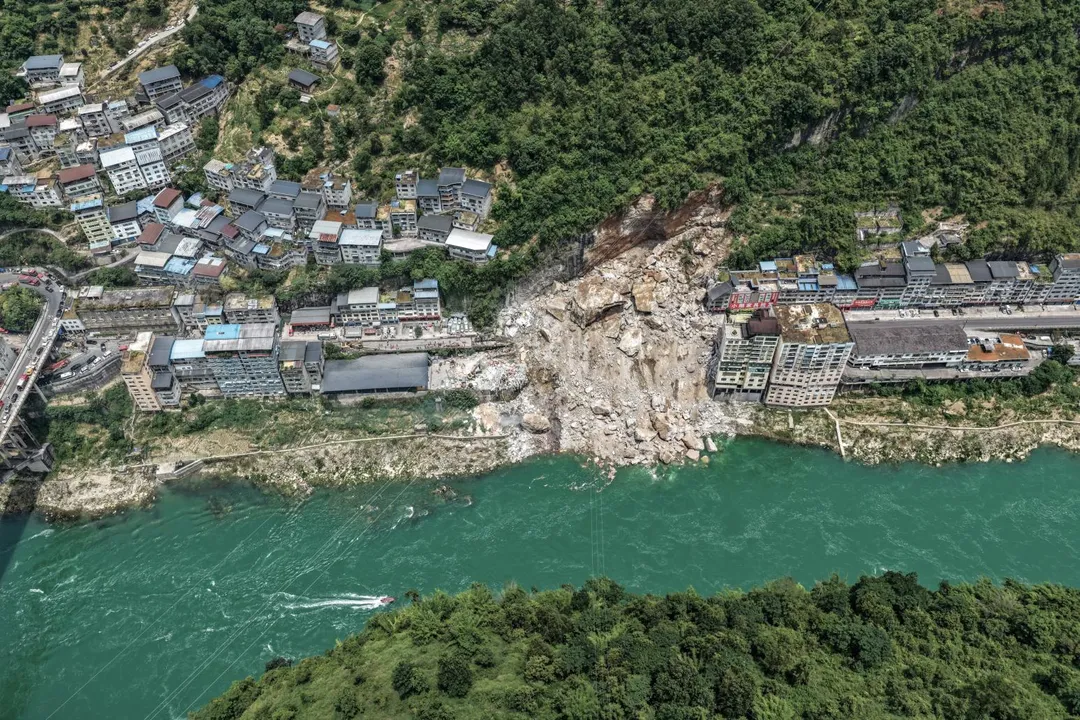 重慶彭水縣山體崩塌現場空拍照。（圖／新華社）