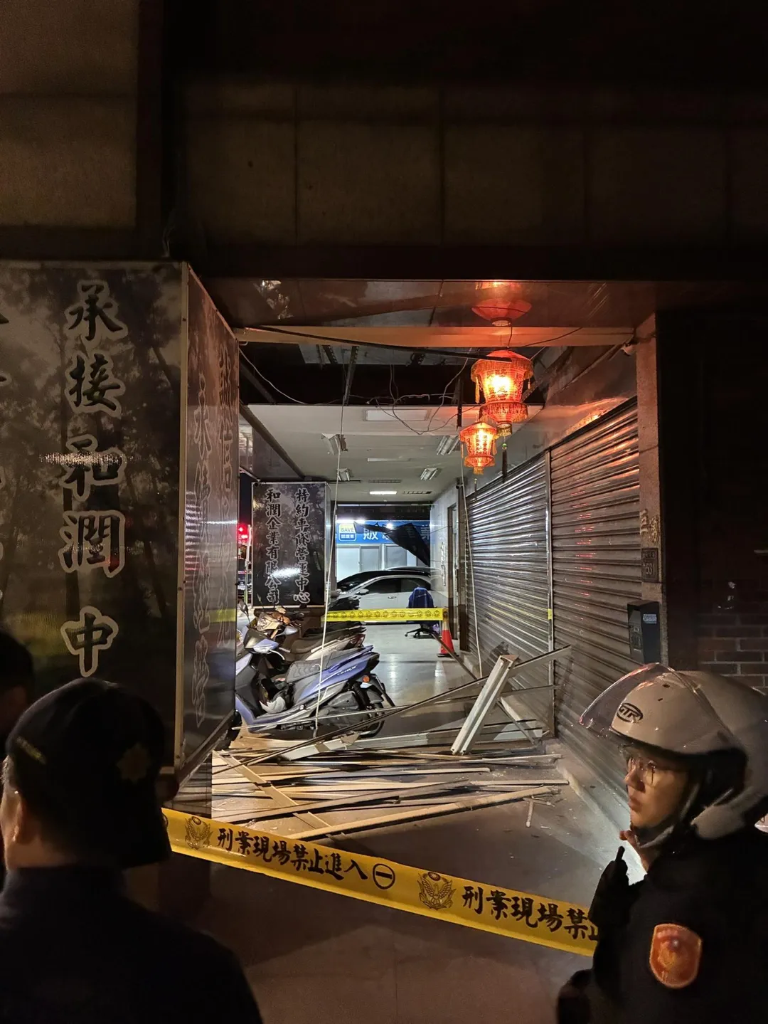 施男犯案時，現場剛好有員警前來巡邏，畫面中非當事員警。（圖／警方提供）