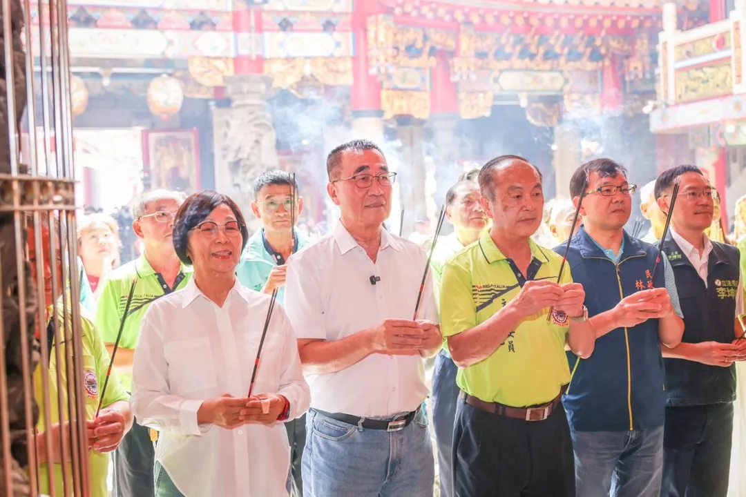 國民黨新北市長參選人李四川20日出席三重義天宮開宮61週年紀念日。(圖/李四川競辦提供)