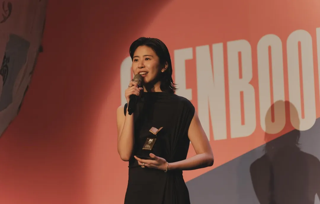 新世代演員陳璇在片中飾演個性與妹妹截然不同的姊姊。（圖／水花電影 提供）
