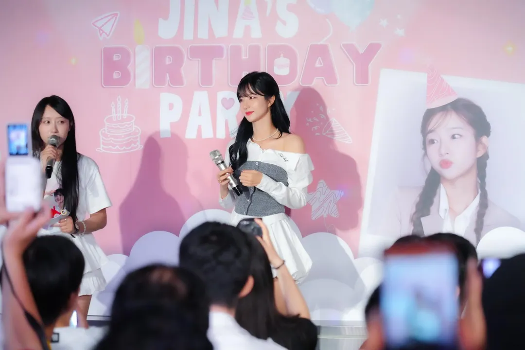 台中連莊小魔女隊友為金吉娜慶生。（圖／首湛創意提供）