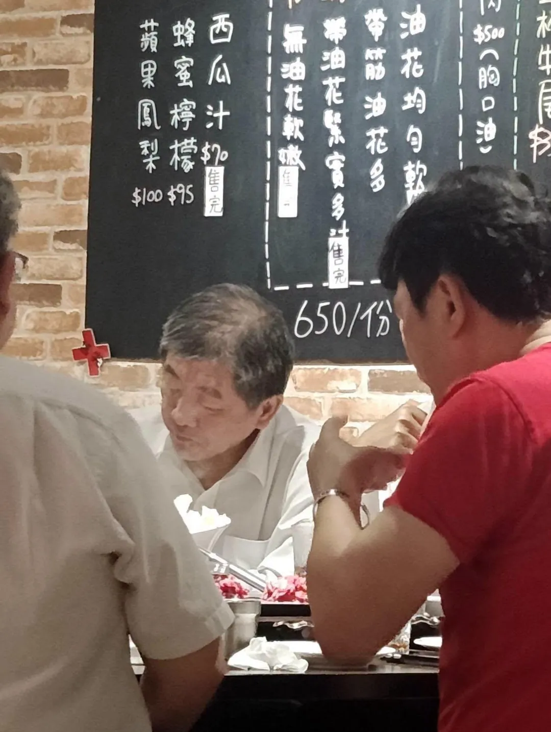 陳時中。(圖/李明賢臉書)