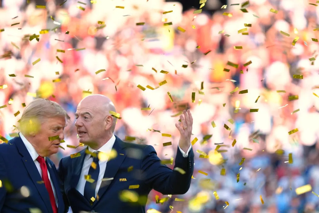 川普與FIFA主席英凡提諾。（圖／美聯社）