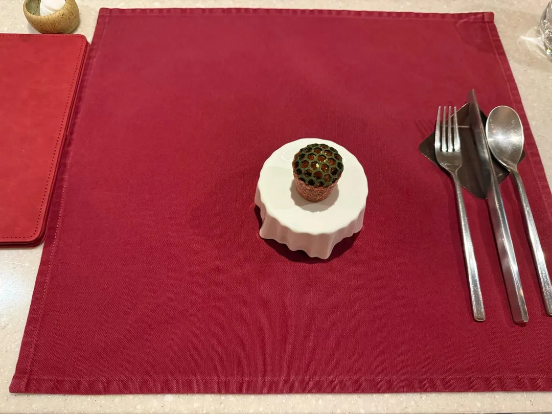 胭脂蝦.檸檬.甜菜根。(圖/黃宏輝提供)
