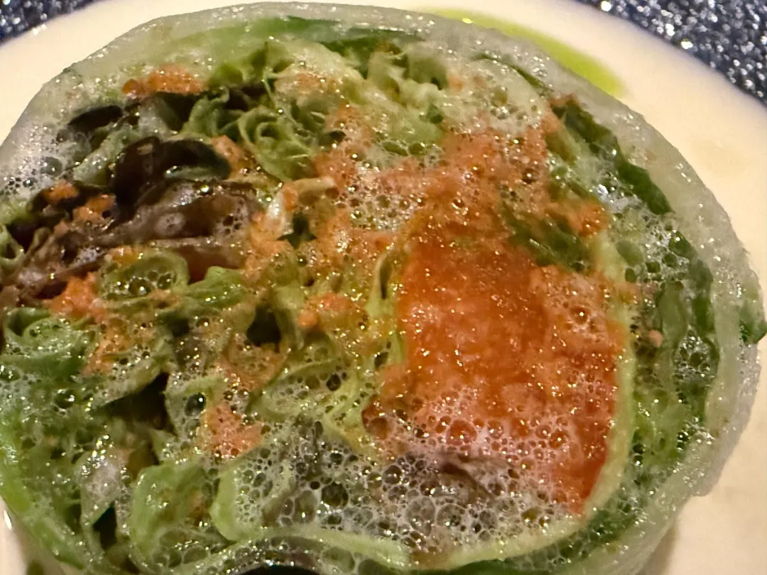 櫛瓜捲內六種菜蔬。(圖/黃宏輝提供)
