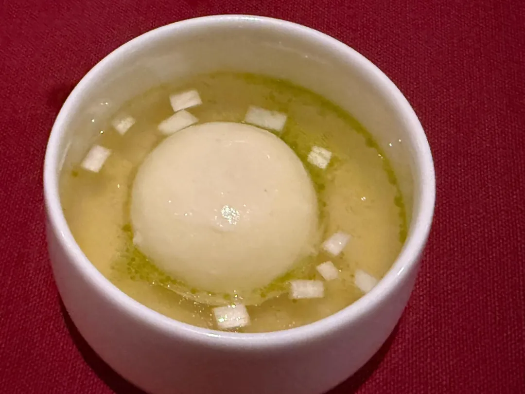 虱目魚.番茄清湯.龍蒿。(圖/黃宏輝提供)