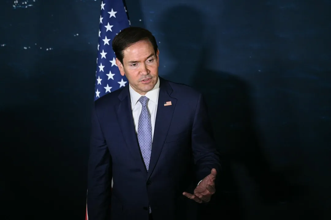 盧比歐（Marco Rubio）在菲律賓首都馬尼拉舉行的東南亞國家協會（ASEAN）外長會議期間，與中國大陸外長王毅舉行會談。（圖/美聯社）