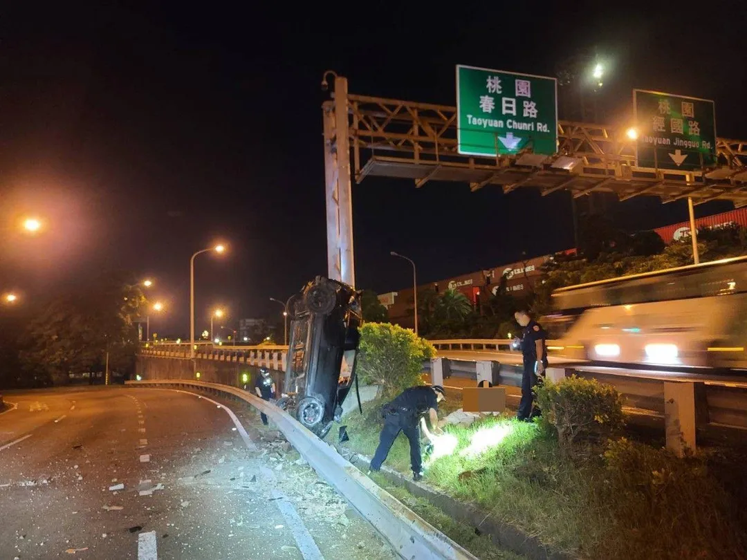 警方在車內查獲喪屍菸彈、安非他命等毒品，黃女毒駕且藏毒鐵證如山，訊後移送桃園地檢署偵辦。（圖／桃園市保安警察大隊提供）