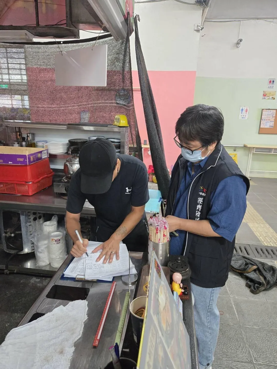 食安處表示,名單將依據業者補正資料、跨縣市通報及查核結果持續更新。(圖/食安處提供)