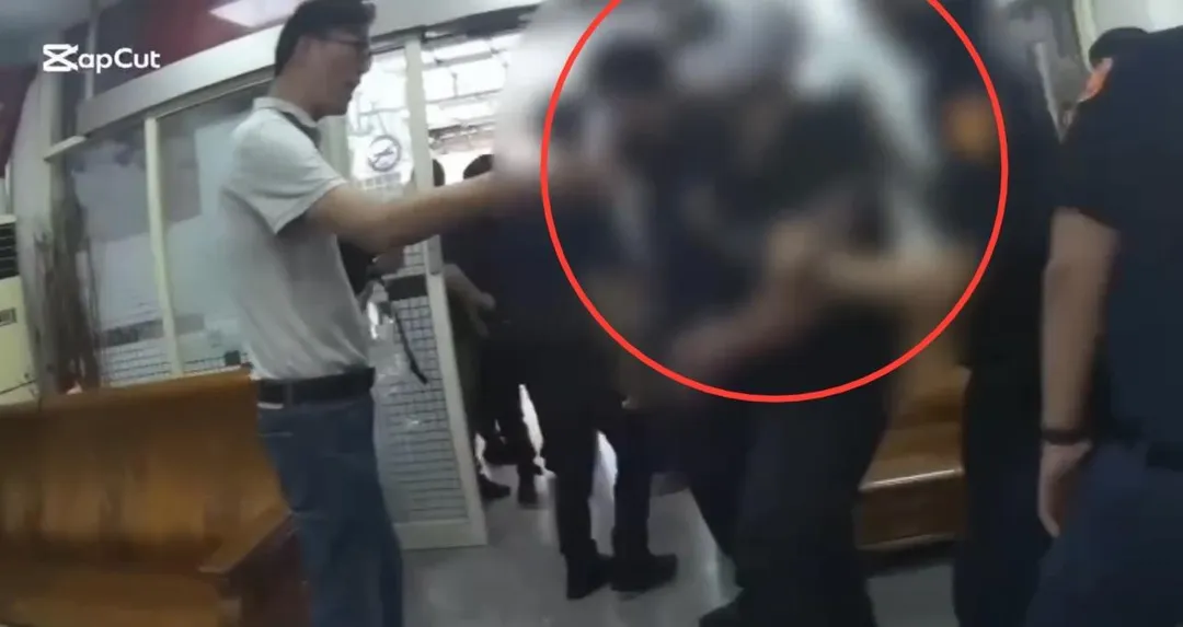 警方現場逮捕嫌犯。（圖／翻攝畫面）