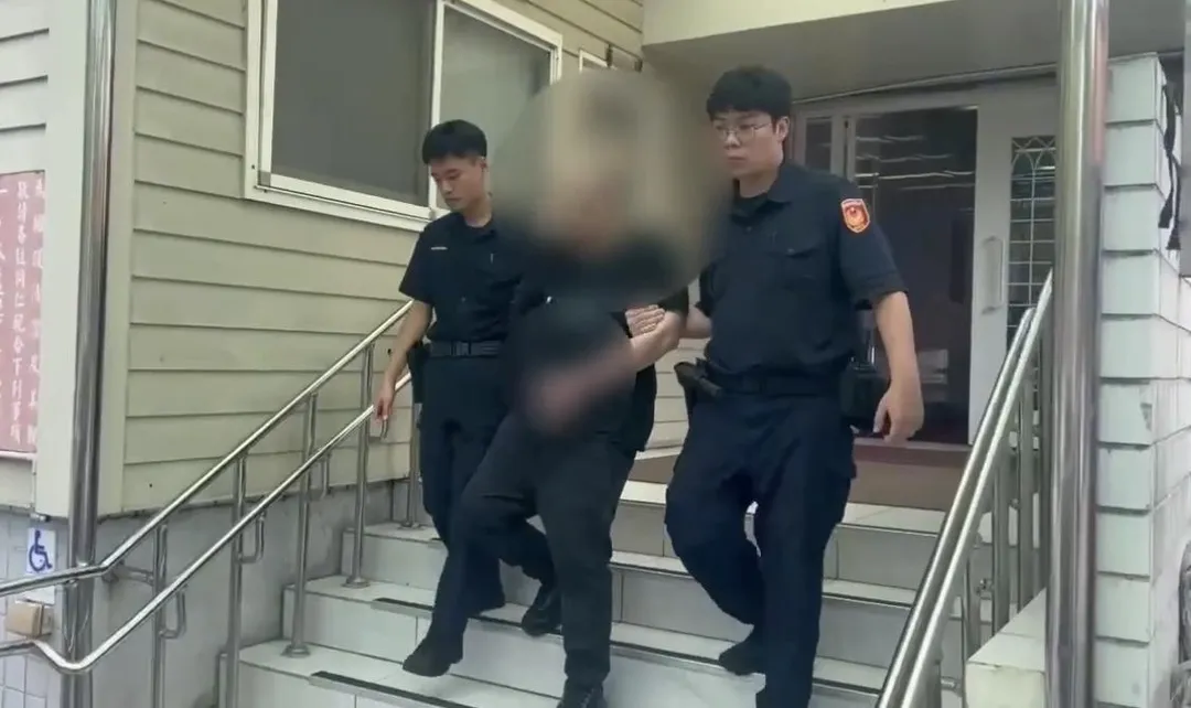 嫌犯放置爆裂物遭送辦。（圖／翻攝畫面）