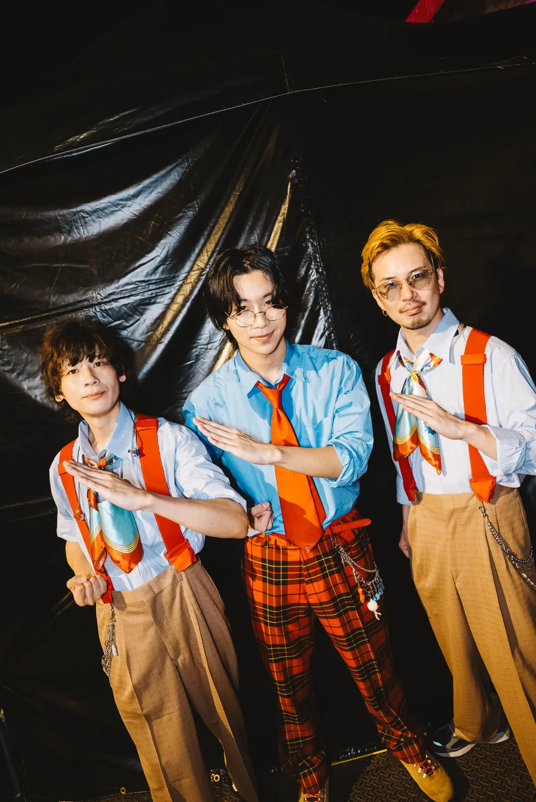 AKASAKI（中）將於11月28日在Zepp New Taipei開唱。（圖/大鴻藝術 BIG ART 提供）
