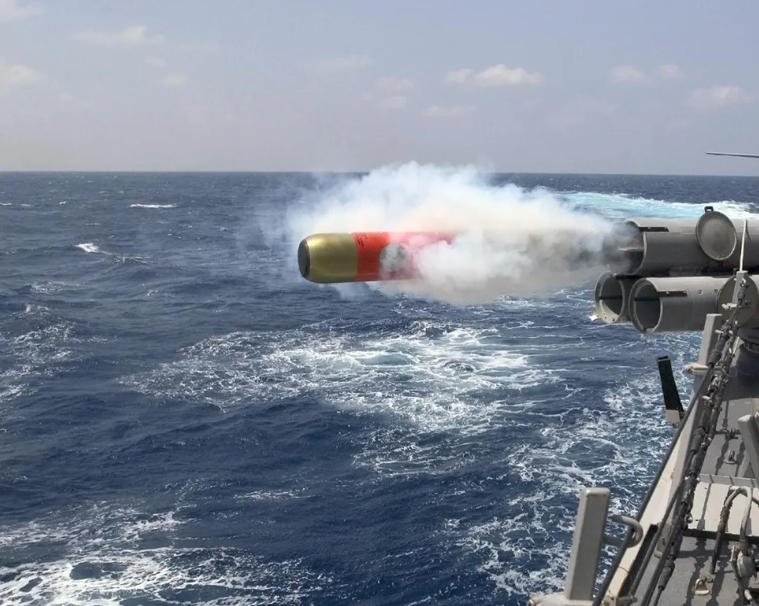 美軍艦艇發射Mk46魚雷情形。(圖/美國海軍)